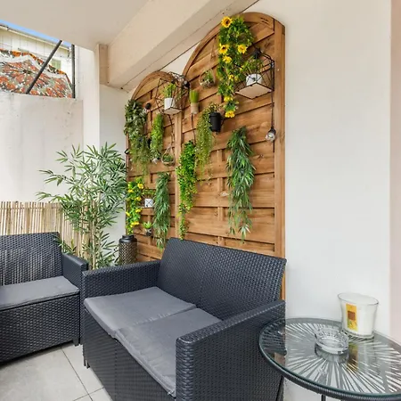 Апартаменты In Center With Terrace